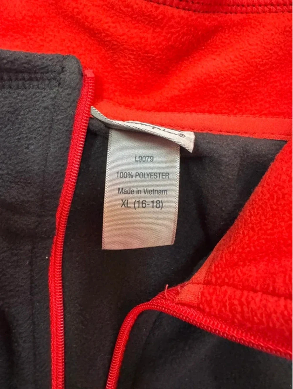 Boy’s Champion black with red 1/4 zip lightweight fleece size XL 16/18